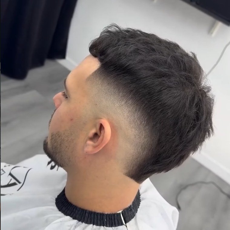 Degradado con barba perfilada en Paradise Barber